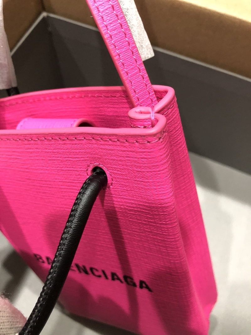 Ba1en*iaga shopping bags